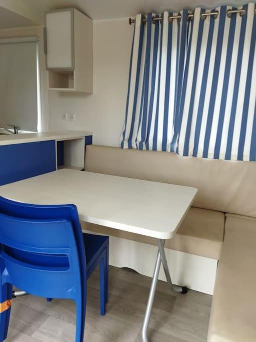 Mobile Home Saint-Christol-les-Ales Exterior foto
